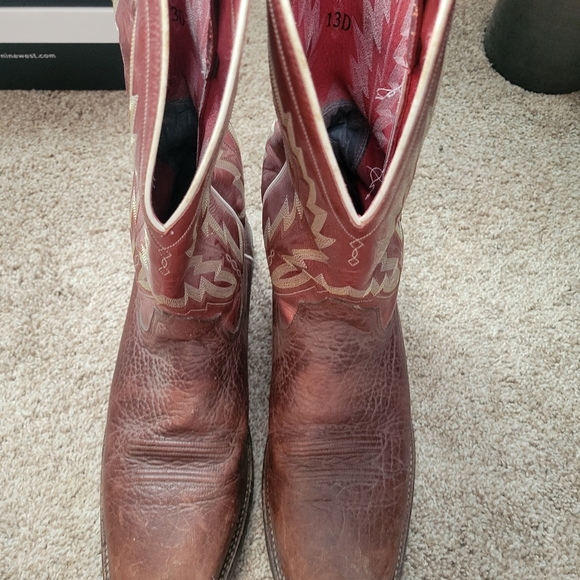 Ariat boots, mens size 13D, red tops, used but in great used condition - Picture 2 of 4